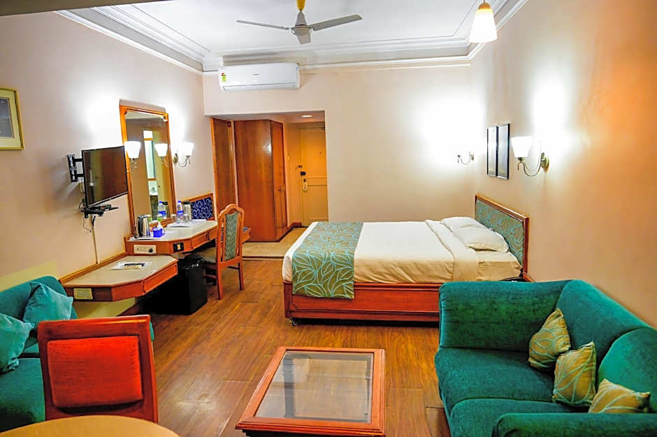 i-ROOMZ Maya's Kings Kourt