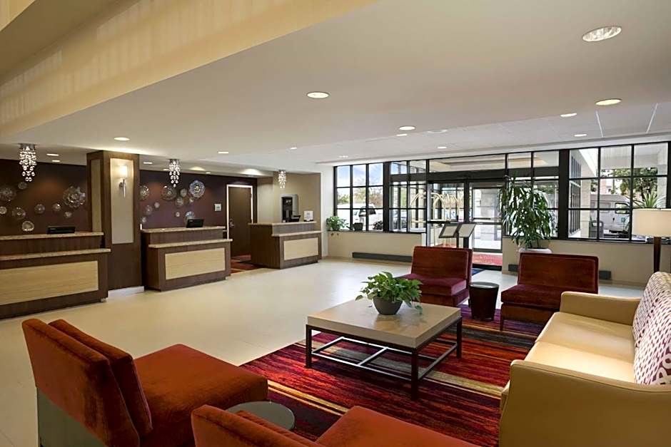Embassy Suites By Hilton Hotel Cleveland-Beachwood