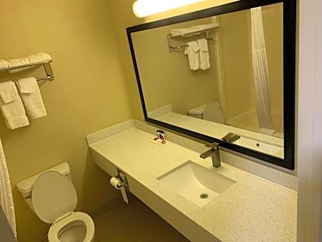 Queen Room with Two Queen Beds - Smoking