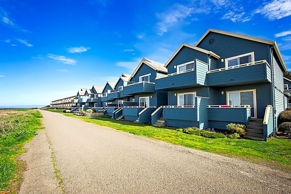 Surf And Sand Lodge