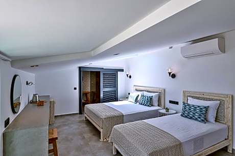 Triple Room with Sea View