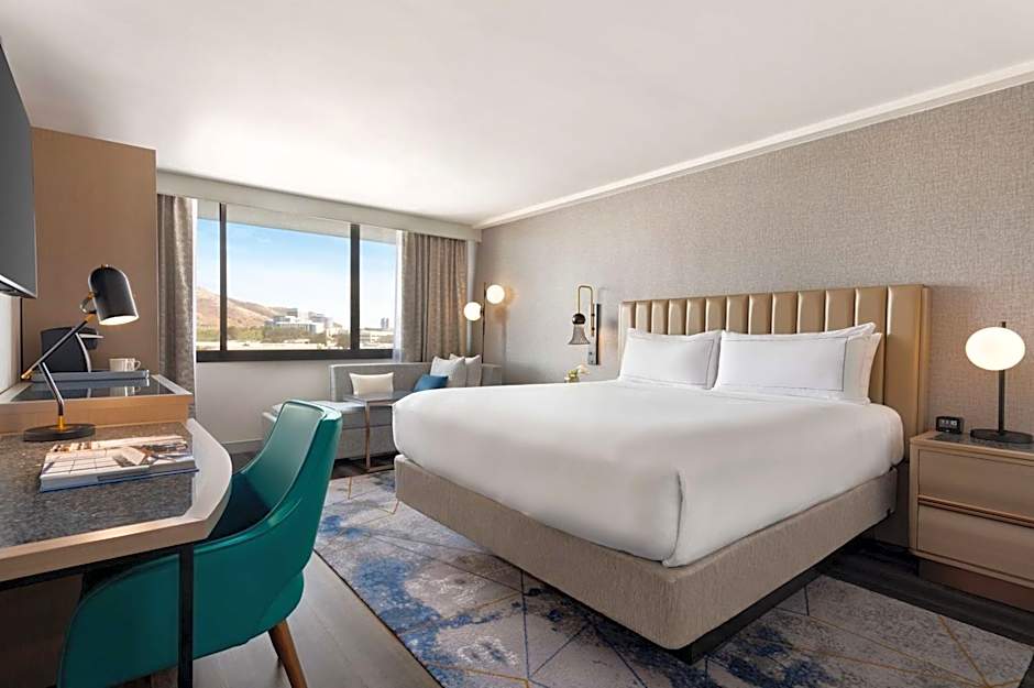DoubleTree by Hilton San Francisco Airport South Blvd  