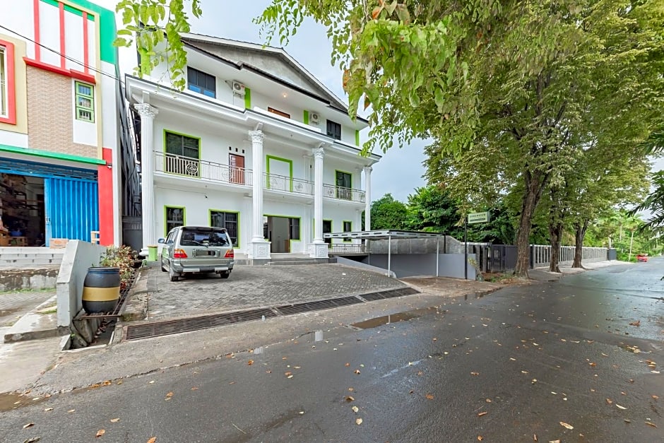 Urbanview Hotel syariah 99 Banjarbaru by RedDoorz