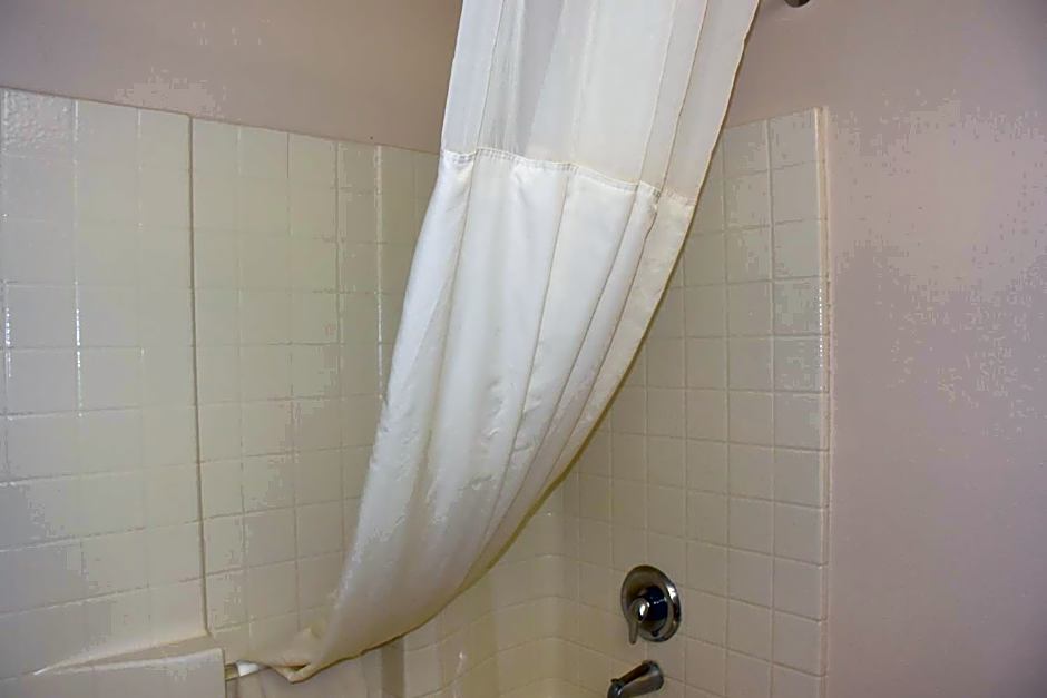 Travelodge Suites by Wyndham Newberg 