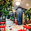 Lynlan Hostel & Cafe