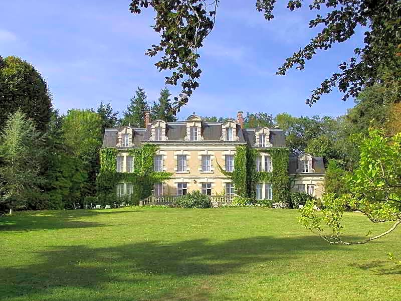Chateau Des Tertres
