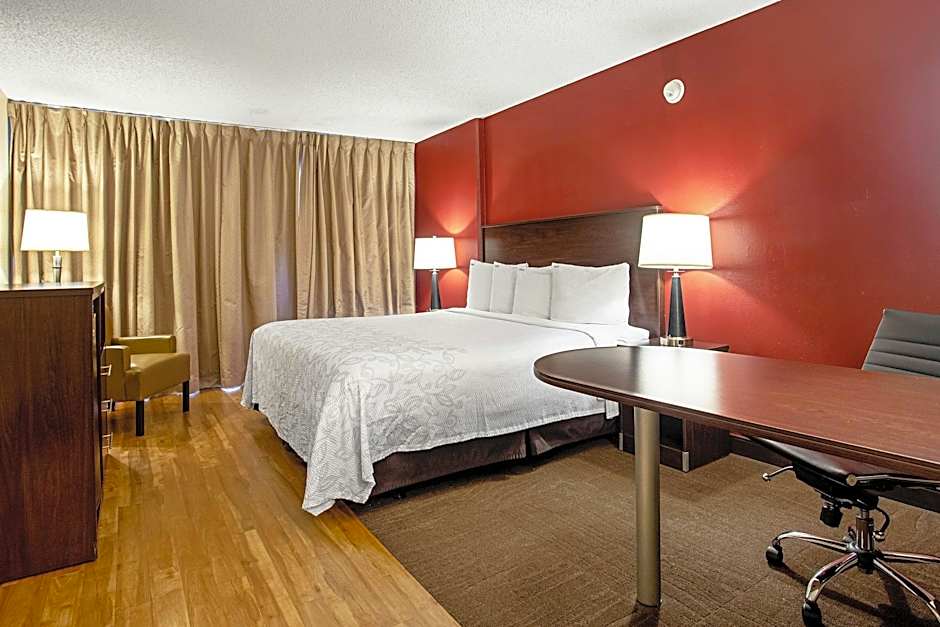 Red Roof Inn PLUS+ Wichita East