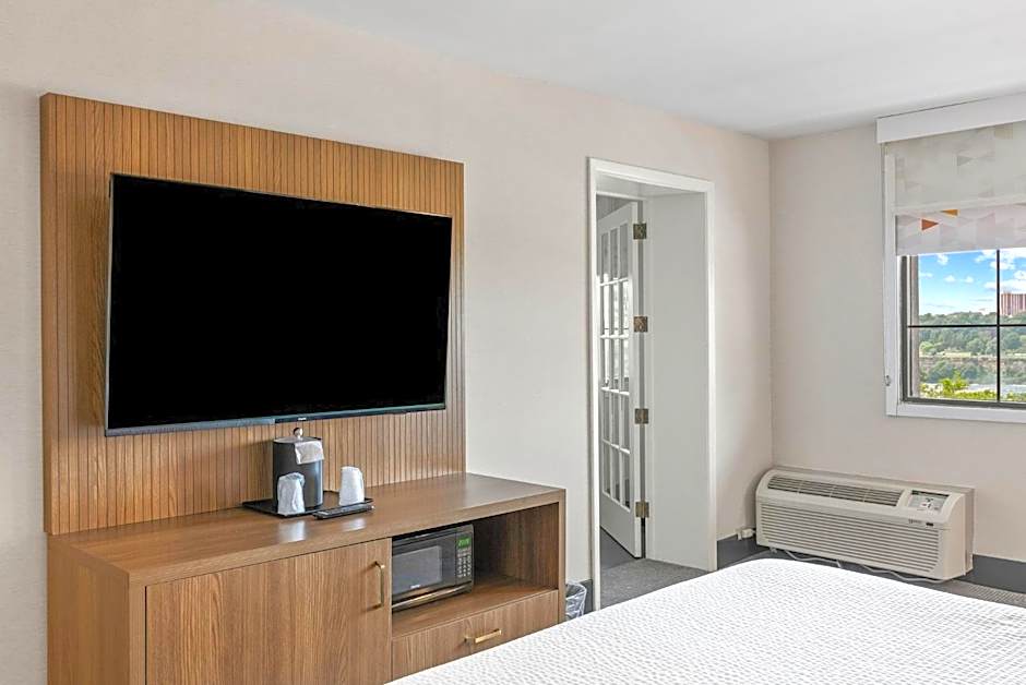 Holiday Inn Niagara Falls State Park Entry By IHG