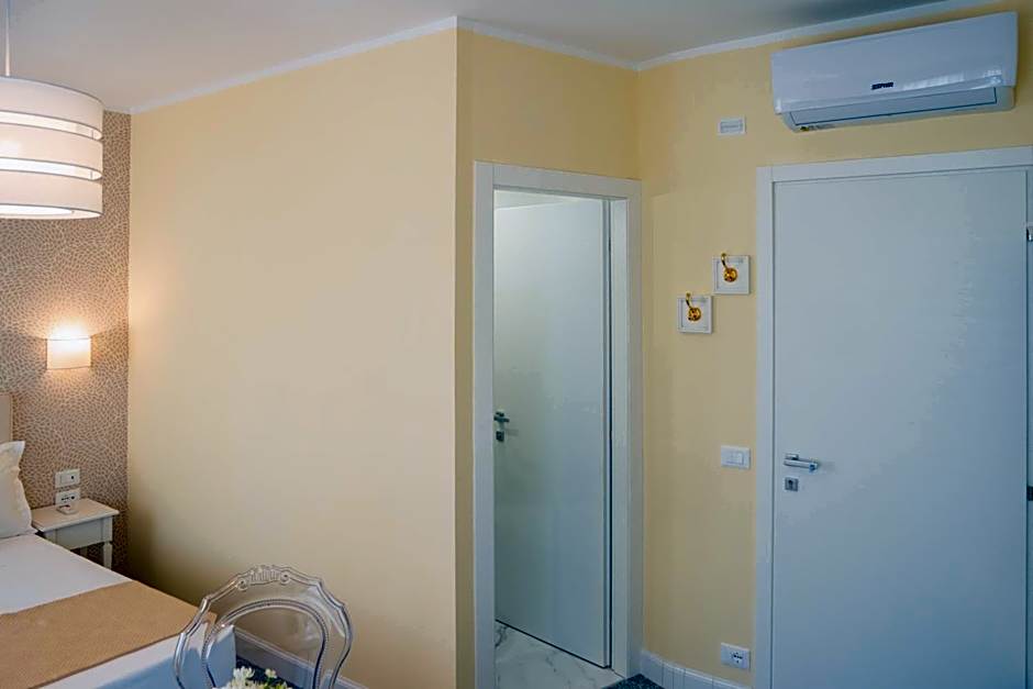 Guest House Train Station