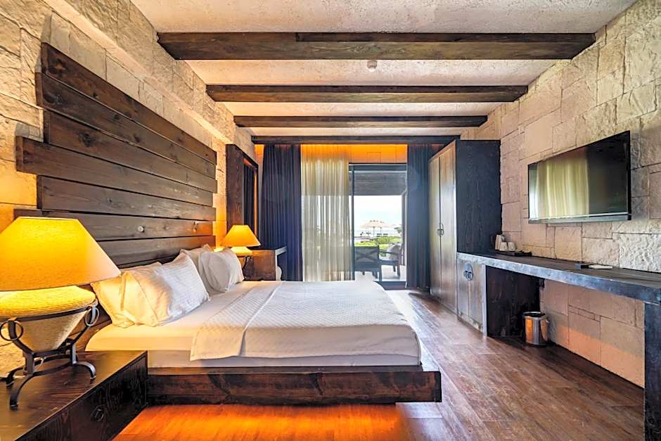 Manaspark Deluxe Hotel