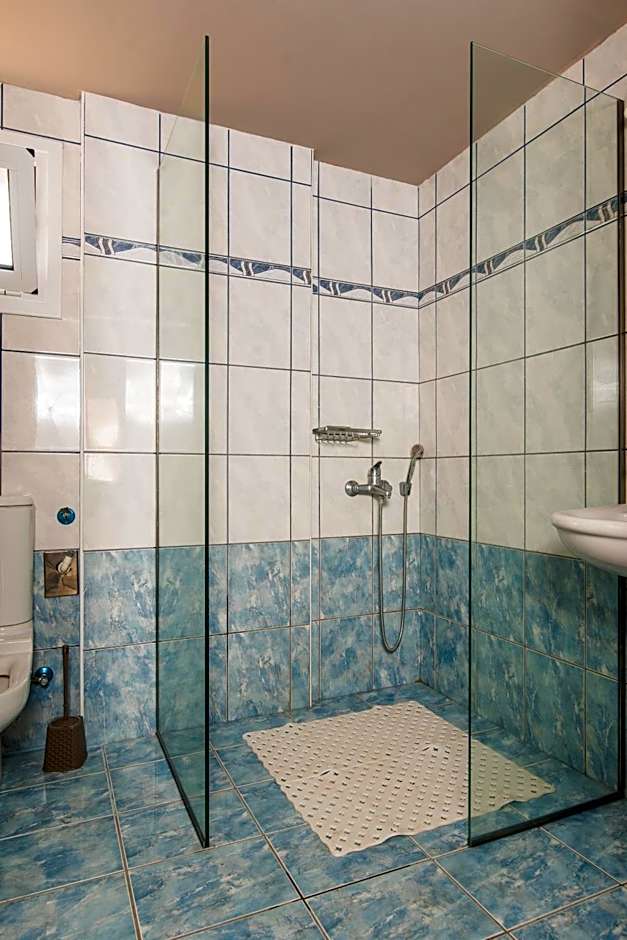 Yiannis Manos Hotel Resort