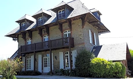 LE CHALET SUISSE - Chambre aux fleurs