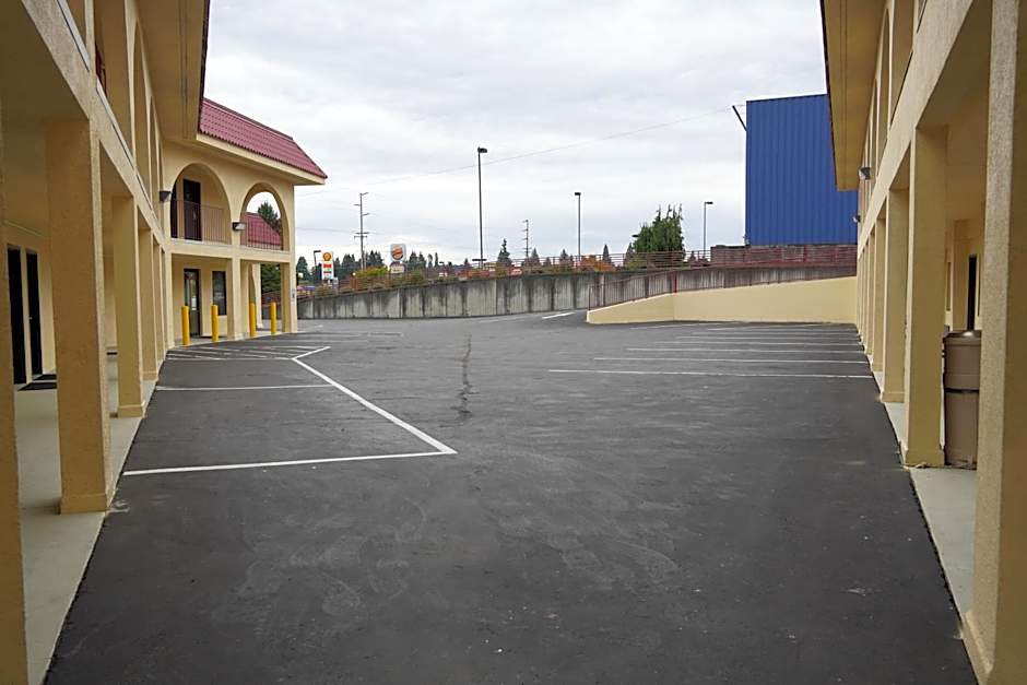 Timberland Inn & Suites