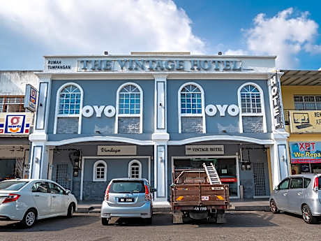 Super OYO 596 The Vintage Hotel