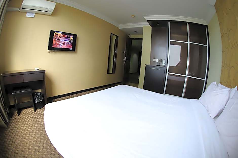 Royal Hotel