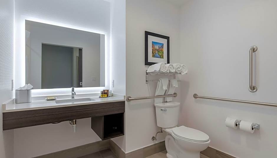 Holiday Inn Express & Suites Choctaw - Oklahoma City East By IHG