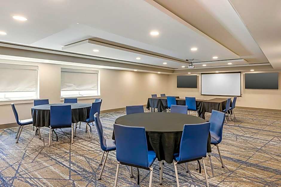 Holiday Inn Express Chicago-Downers Grove By IHG