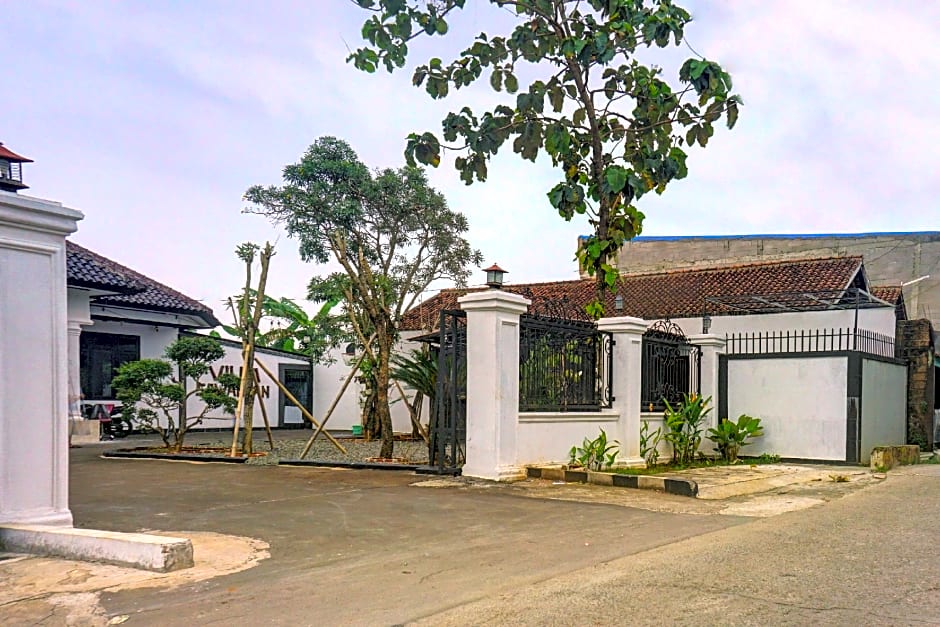 Collection O 92465 Sawangan Guest House Syariah