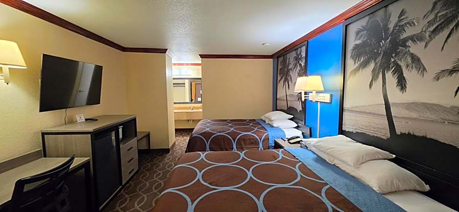 Super 8 by Wyndham San Marcos