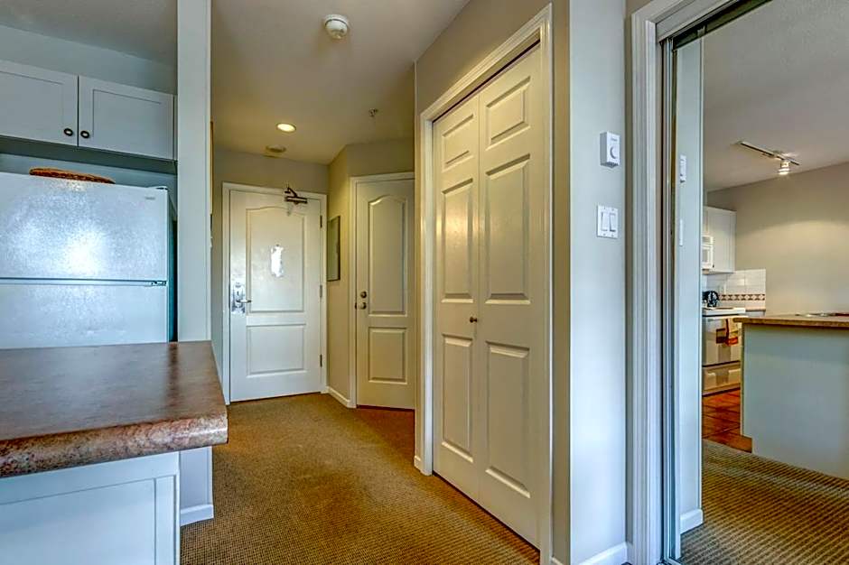 Town Plaza Suites by Golden Dreams