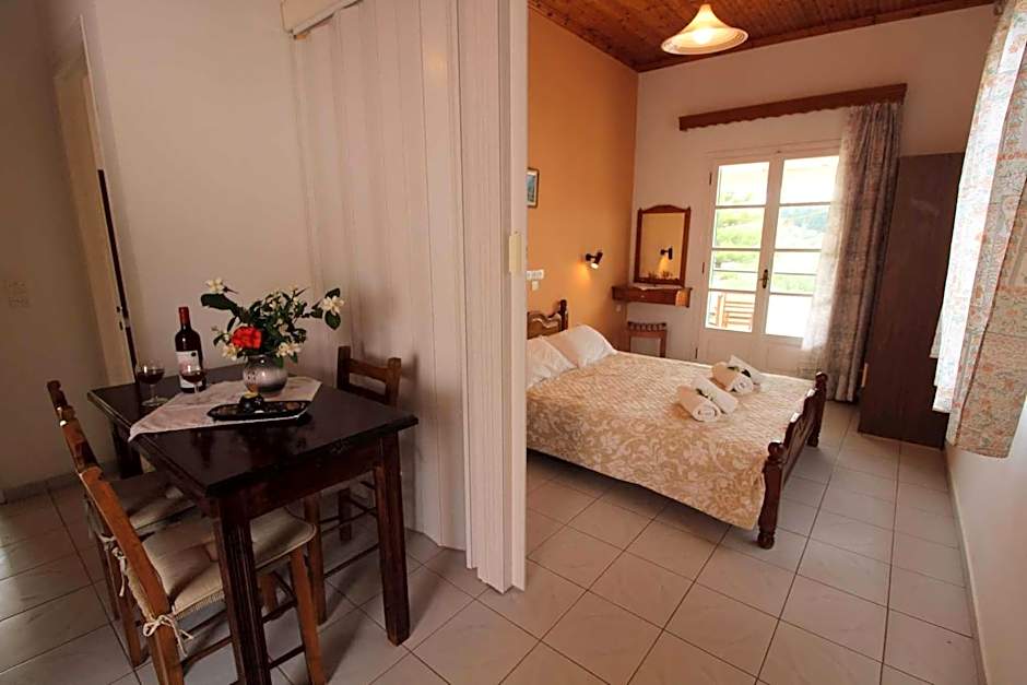 Frankis Apartments Agios Spyridonas Perithia