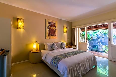 Smuggler Hideaway Room