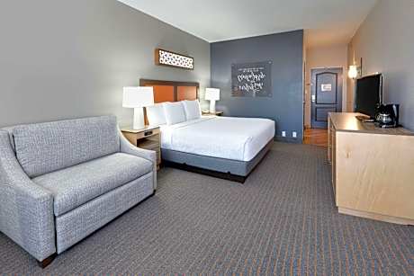 La Quinta Inn & Suites by Wyndham Dallas Love Field