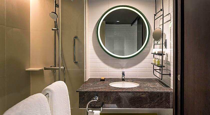 DoubleTree by Hilton Bangkok Ploenchit