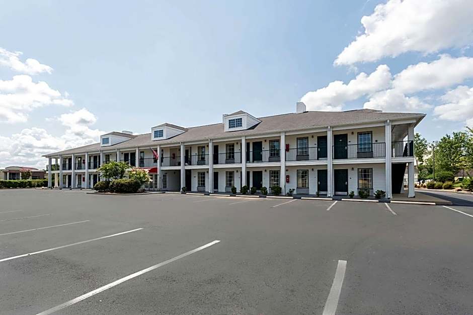 Econo Lodge Tupelo Barnes Crossing