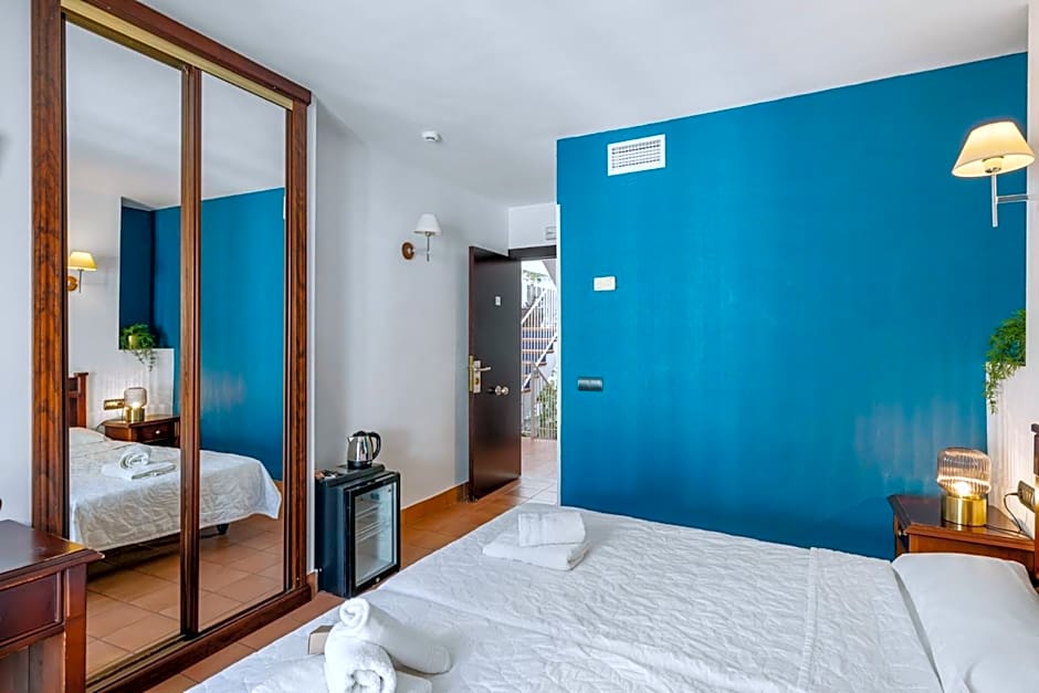 I AM La Posada Hotel and Apartment