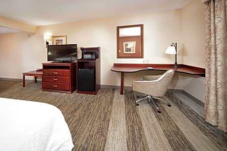 Room with Two Queen Beds - Non-Smoking