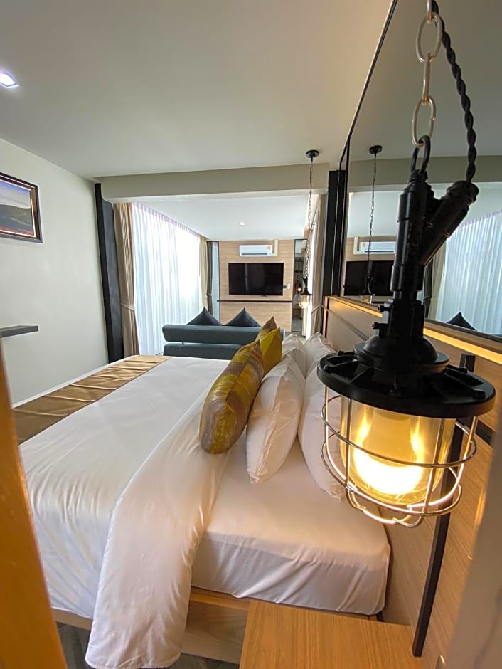 The Gold Living Life