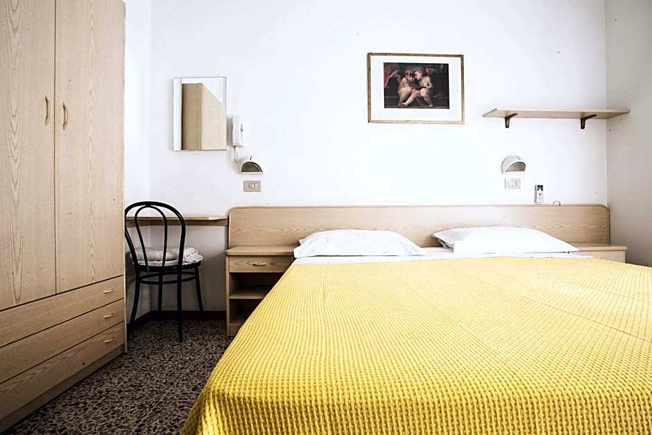 Hotel Diana