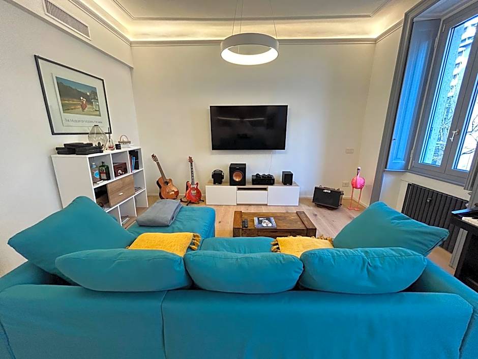 Room in Stunning Central Open Space Apartment