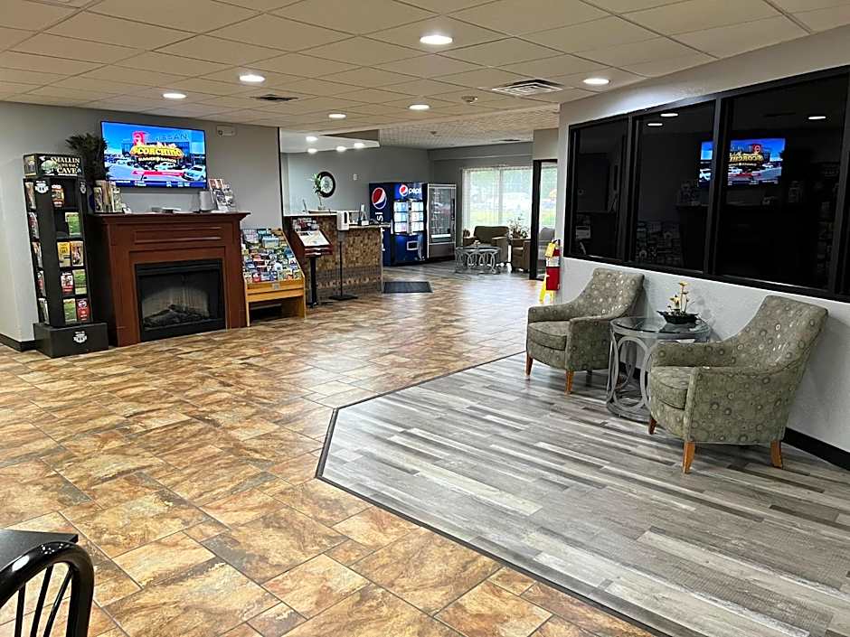 Greenlight Inn & Suites St James