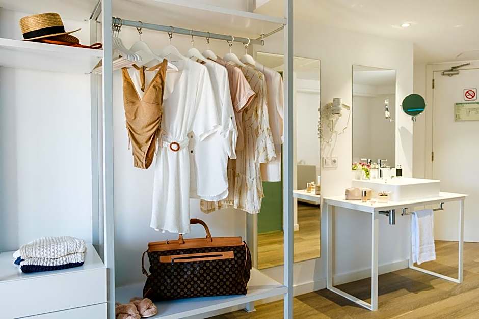 Welikehotel Triton Beach