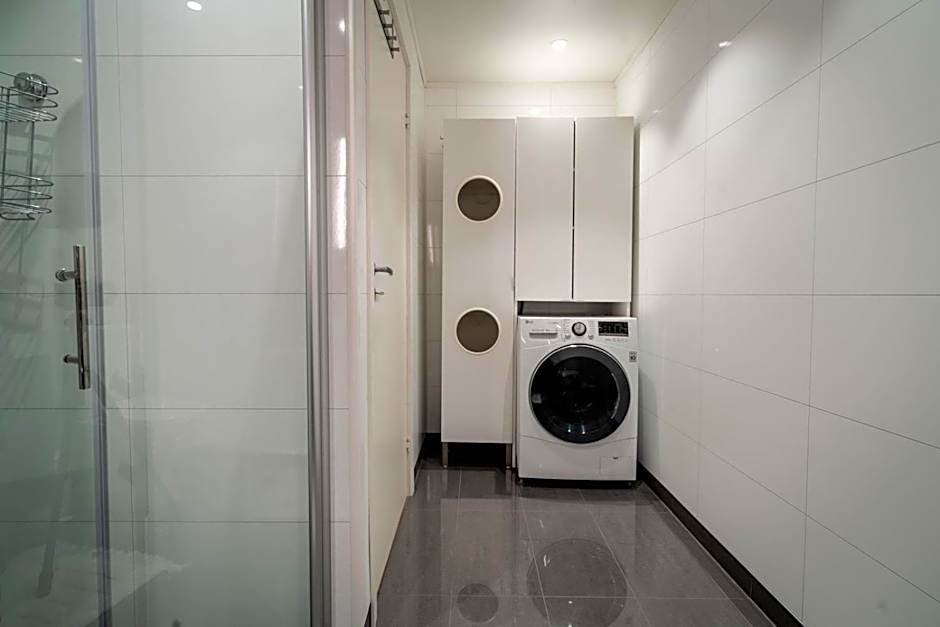 ARCTIC HOMES - Unique Town House