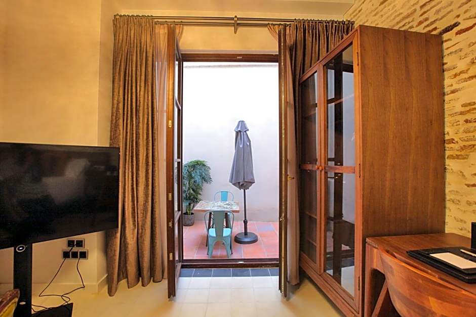 Anahita Boutique Hotel