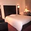 Adonis Lyon Est Hôtel Artys