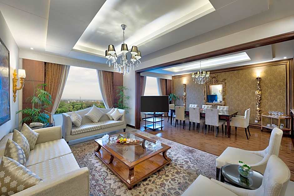 Photo 1 of 13 of Presidential 1 King Bed Suite