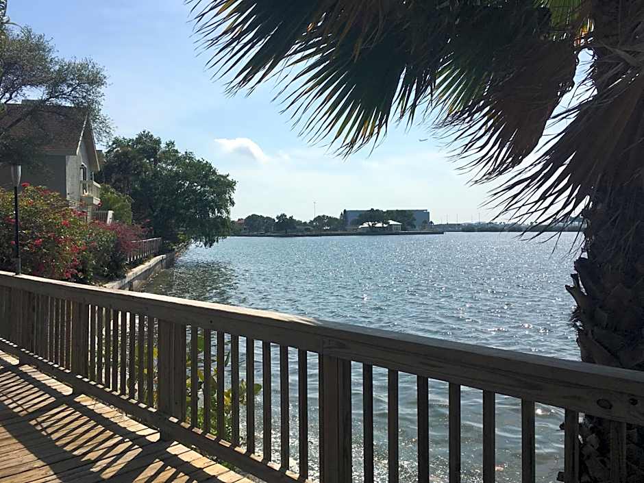Chase Suites Hotel Tampa – Tampa, FL