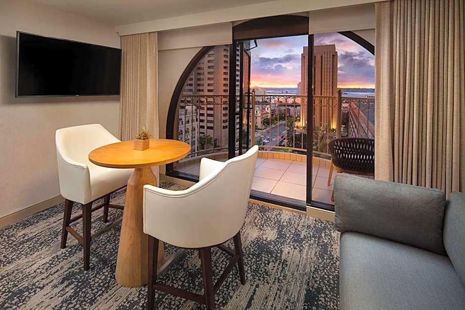 Photo 1 of 6 of Junior 1 King Bed Suite, City View, Balcony