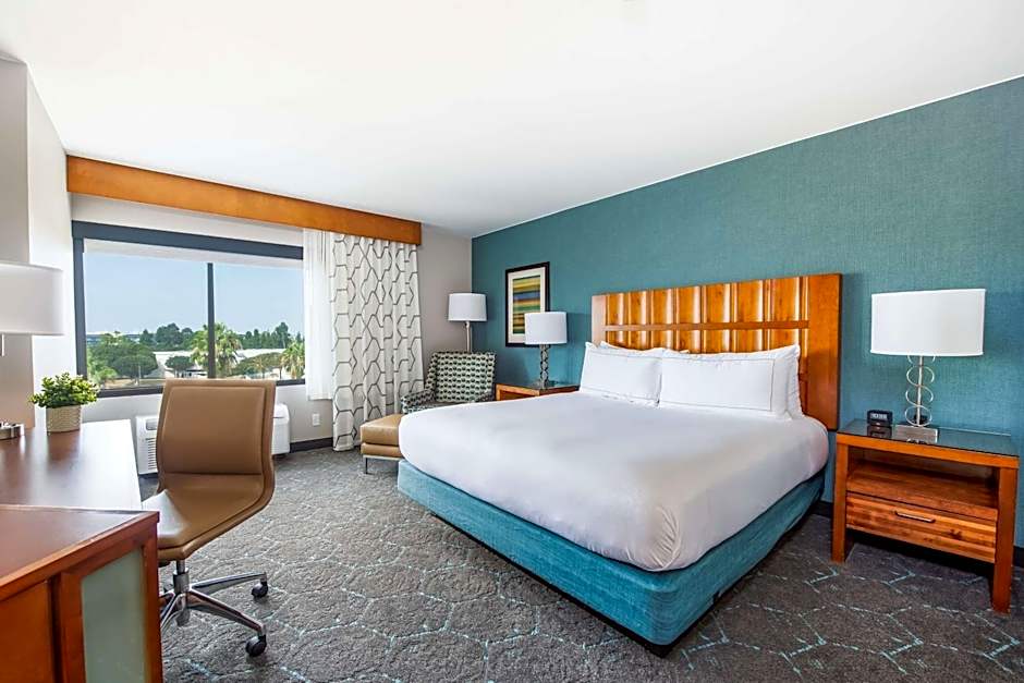 DoubleTree by Hilton Hotel Carson