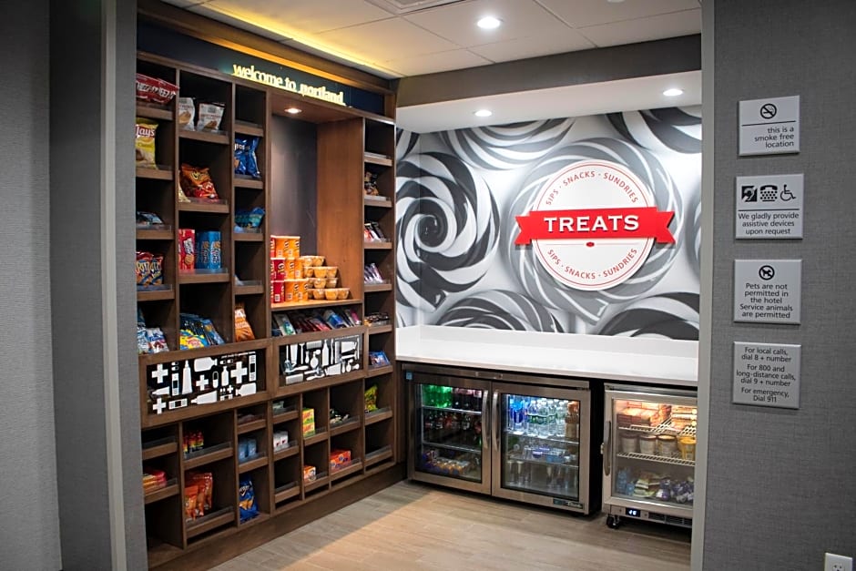 Hampton Inn & Suites Portland West