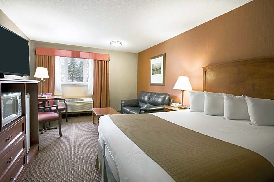 Canmore Inn & Suites