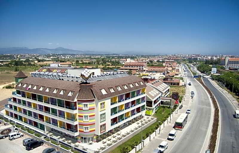 Side Win Hotel & Spa