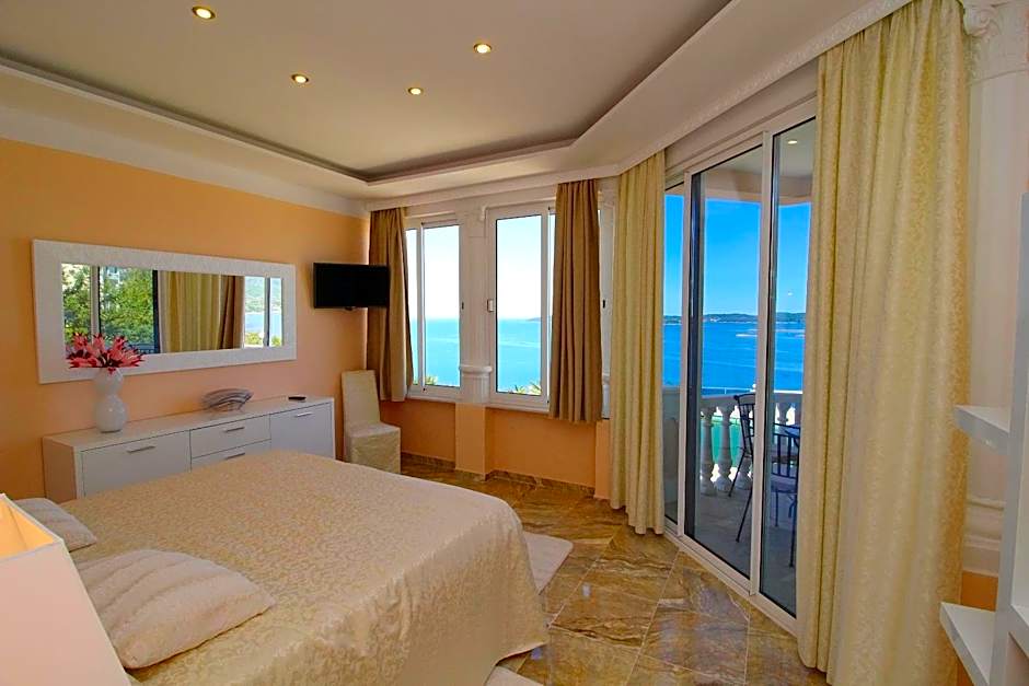 Photo 1 of 12 of Royal 2 Bedroom Suite, Sea View, Balcony