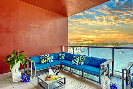 New Studio - Hollywood Beach Bliss for 2