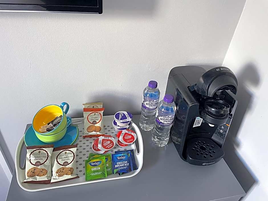 Feildens Arms & Hotel