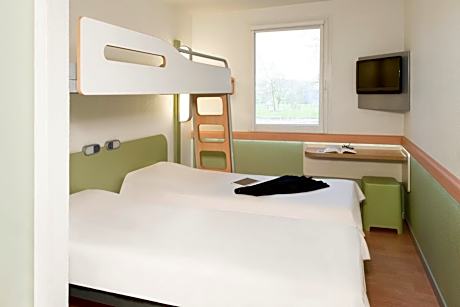 Triple Room with Single Beds